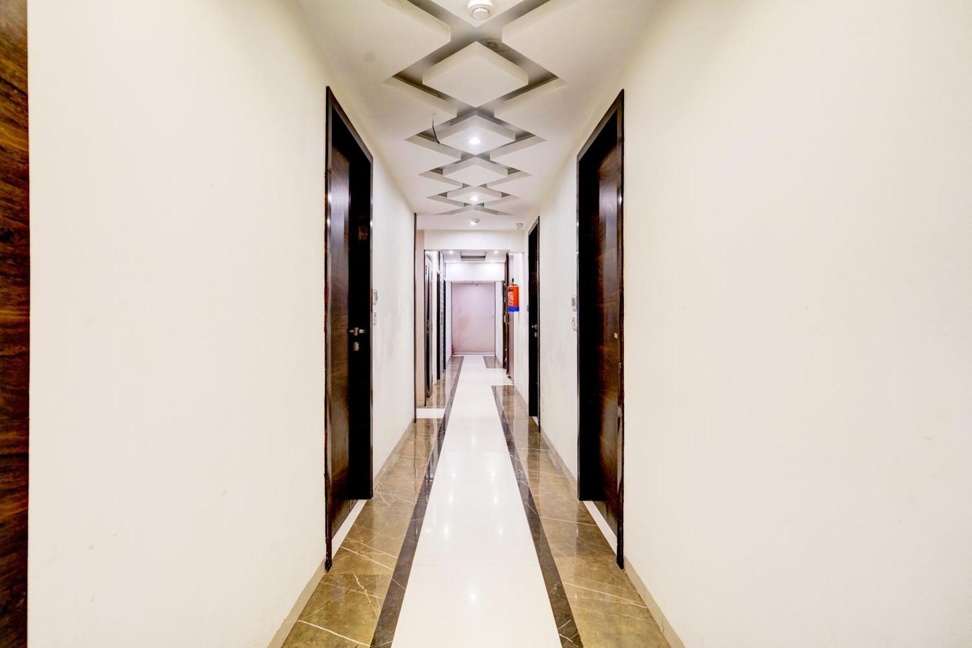 Super Hotel O Mumbai Central Formerly Park Palace Экстерьер фото